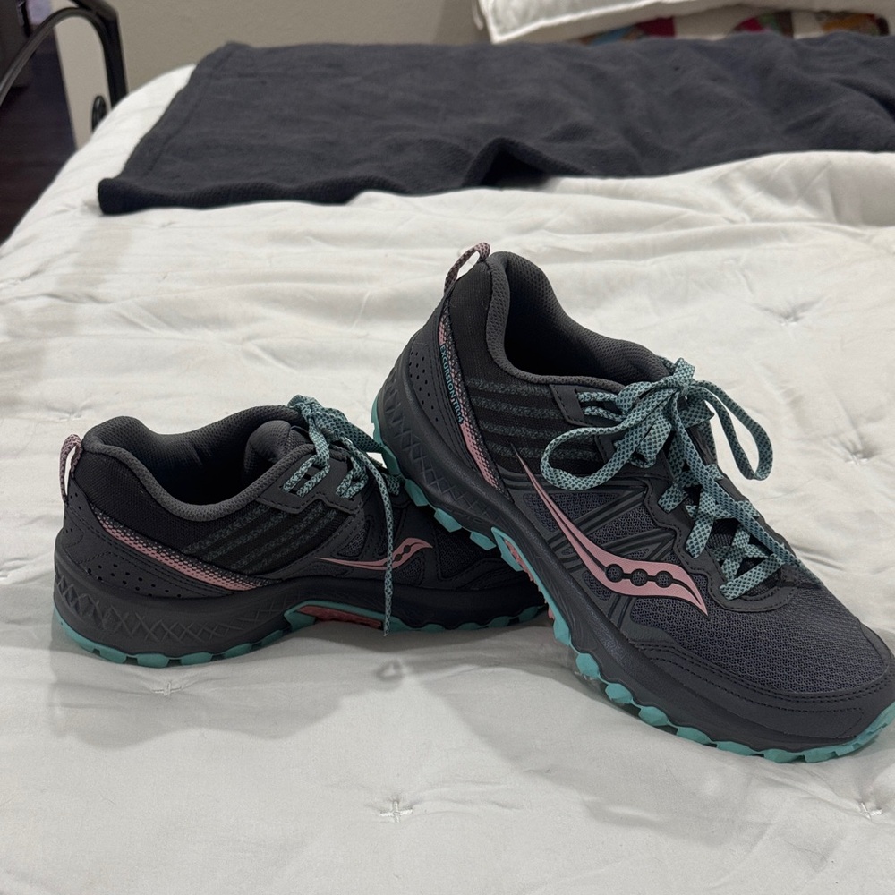 Saucony Women's Athletic Shoes - Grey, Pink with Teal 10.5